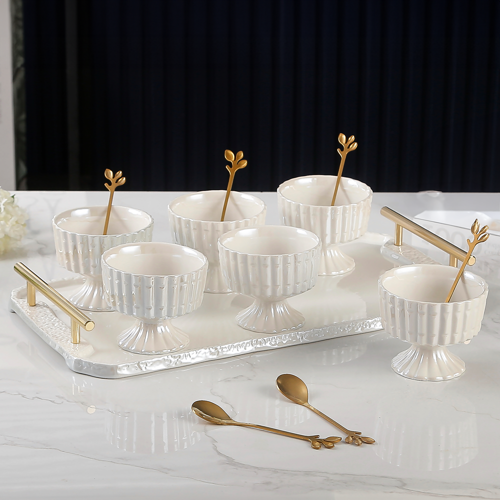Porcelain Dessert Mugs with Coordinating Tray