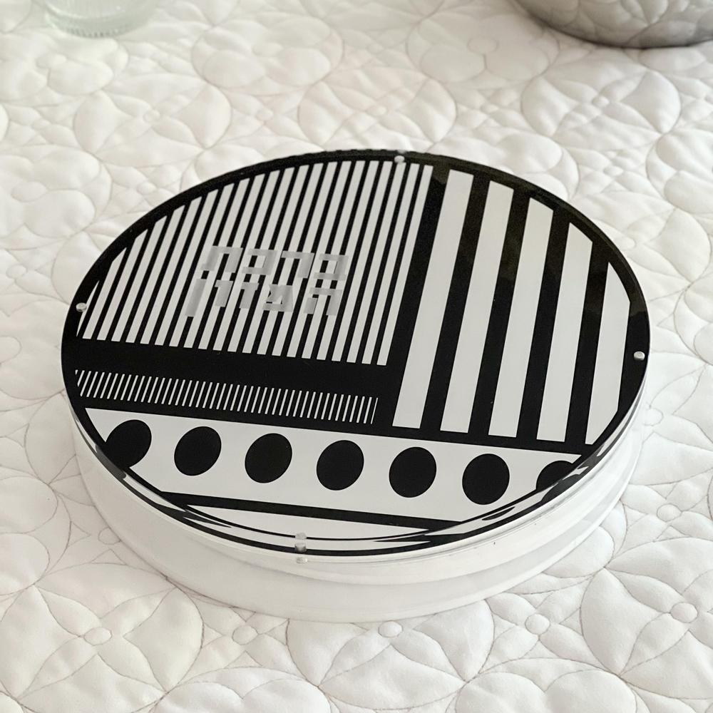 Lucite Black & White Round Bencher Set 8pk