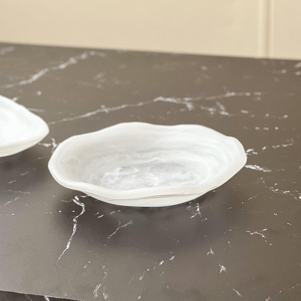 Resin Snow Drift Petite Serving Dish