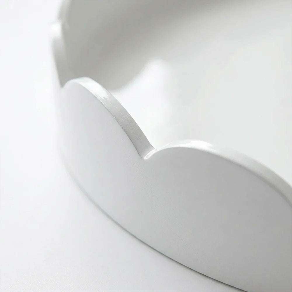 White Scalloped Edge Round Lacquered Wood Tray